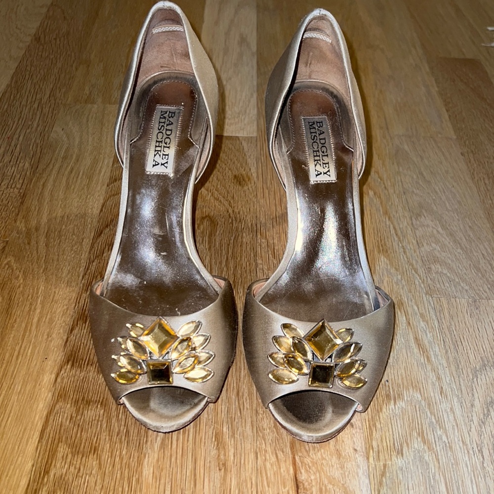 Badgley Mischka open toe pump, size 8.